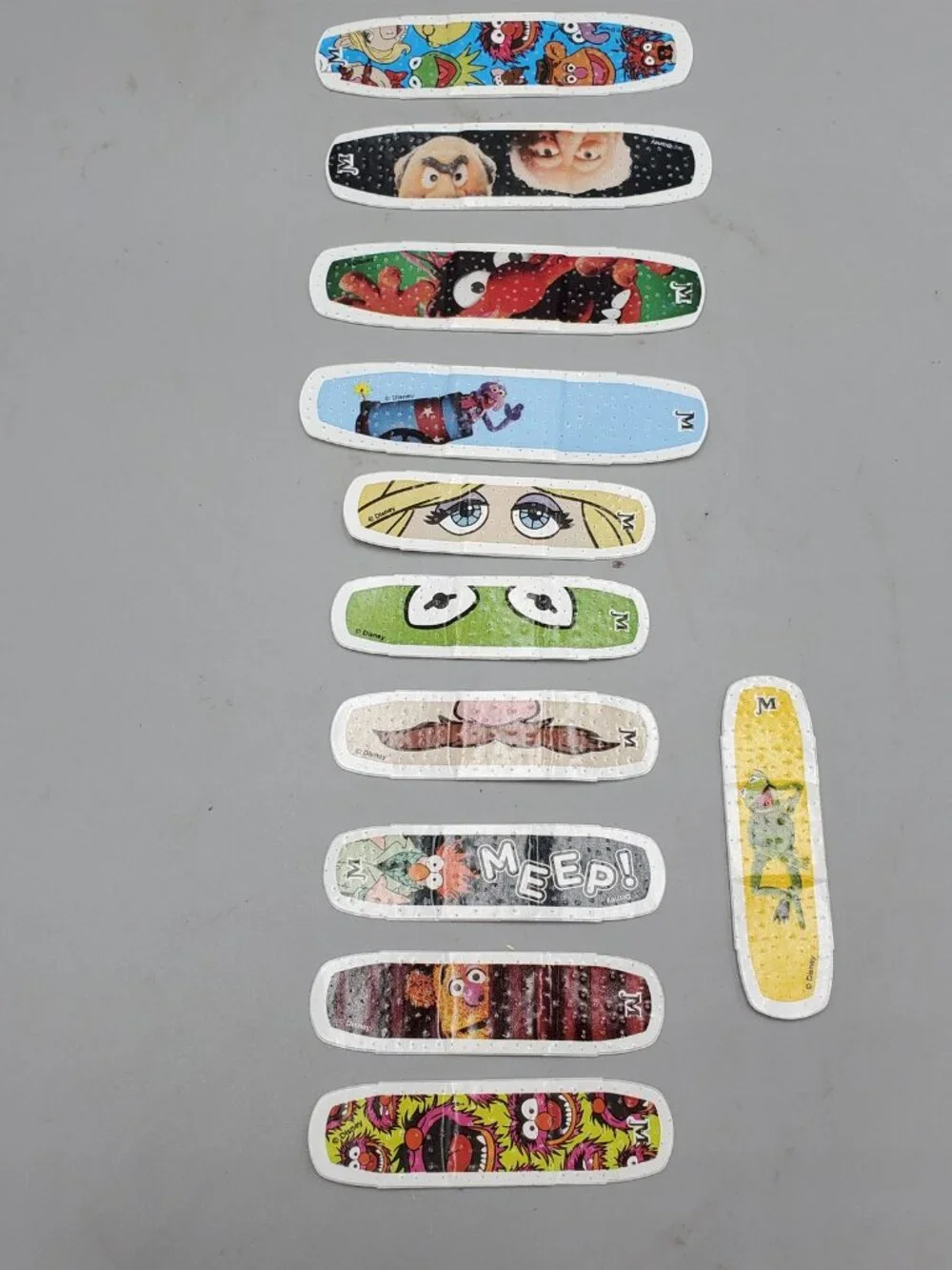 Muppets Band-Aids New box of 20 Bandages Two Sizes Miss Piggy Kermit 2012